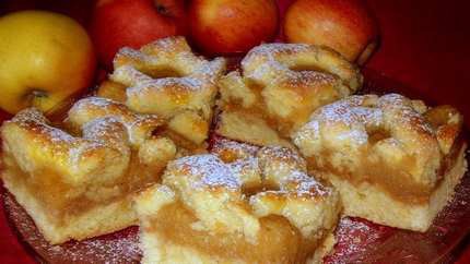 Almás - Omlós, rácsos almás pite
